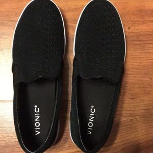VIONIC black size 9 sneaker EUC